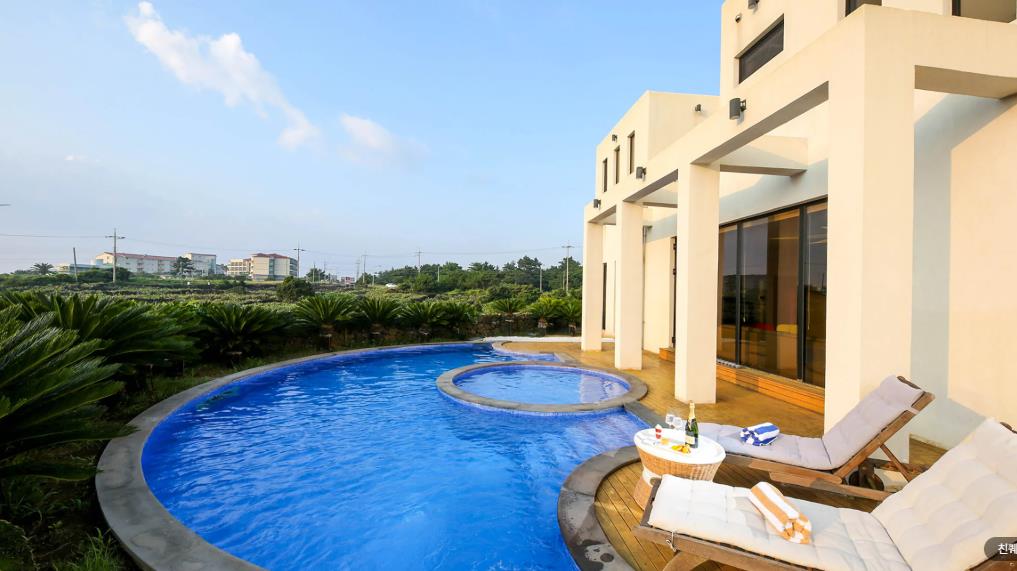 리벤시아 호텔 앤 풀빌라 이미지 4