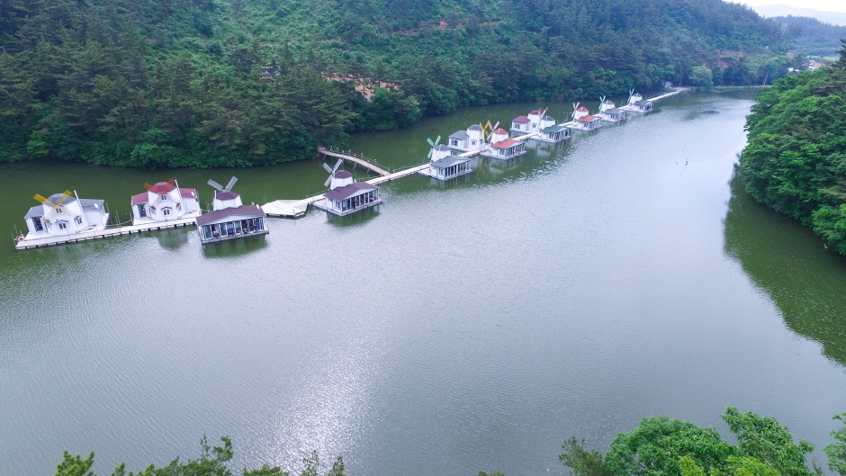 덕송지 수상 풍차 낚시터 이미지 3