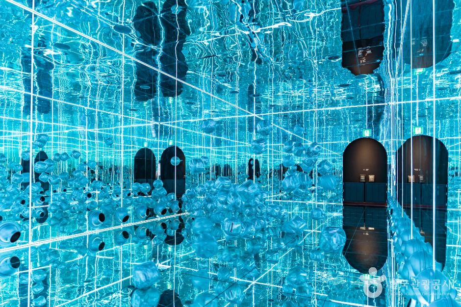 코스믹 리조트 이미지 2