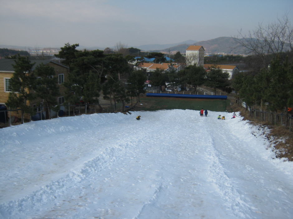덕바위 사계절 썰매장 이미지 3