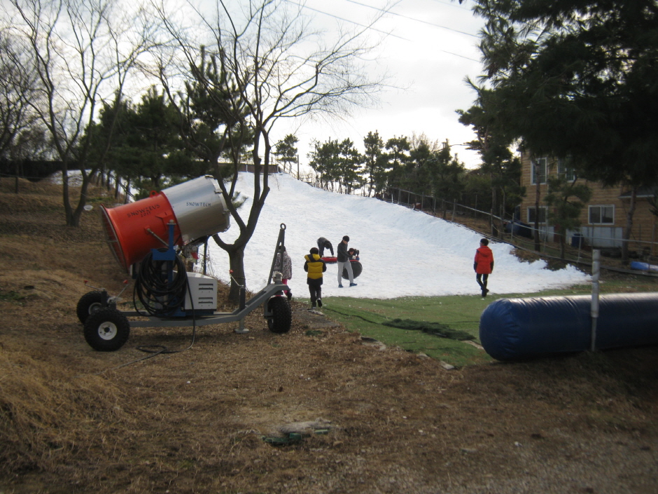 덕바위 사계절 썰매장 이미지 4