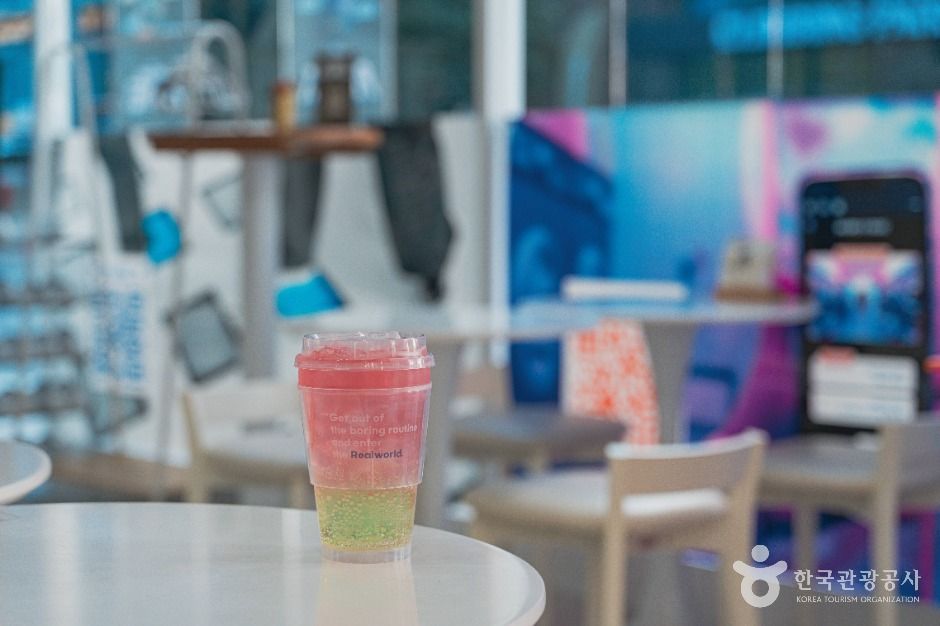 리얼월드 성수 이미지 7