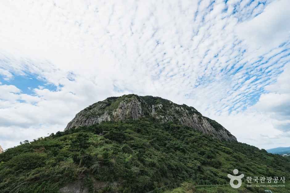 제주 서귀포 산방산 이미지 1