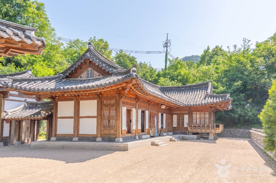 청운문학도서관 이미지 2