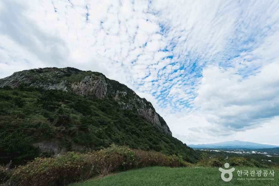 제주 서귀포 산방산 이미지 2
