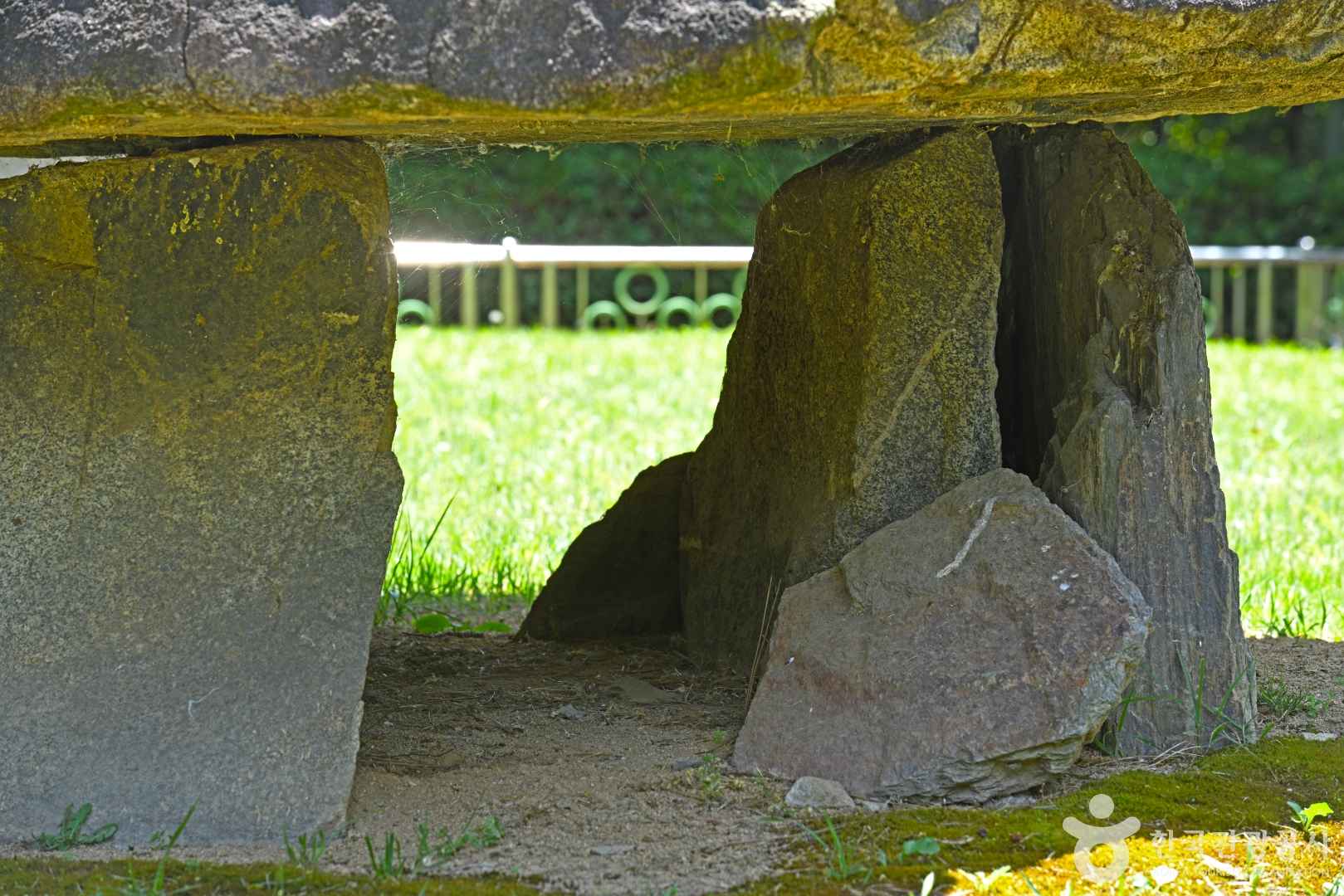 옥천 석탄리 고인돌 이미지 5