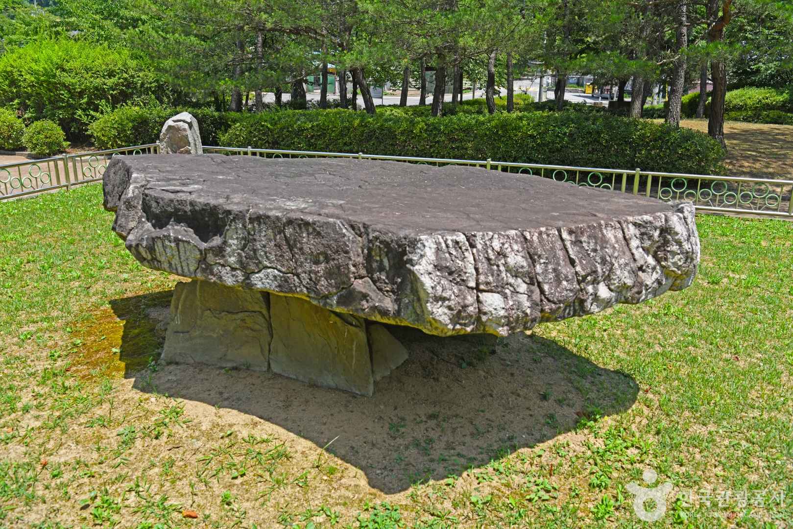 옥천 석탄리 고인돌 이미지 4