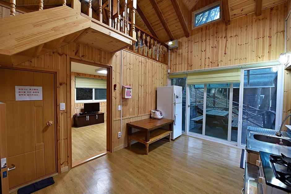 거제자연휴양림캠핑장 이미지 2