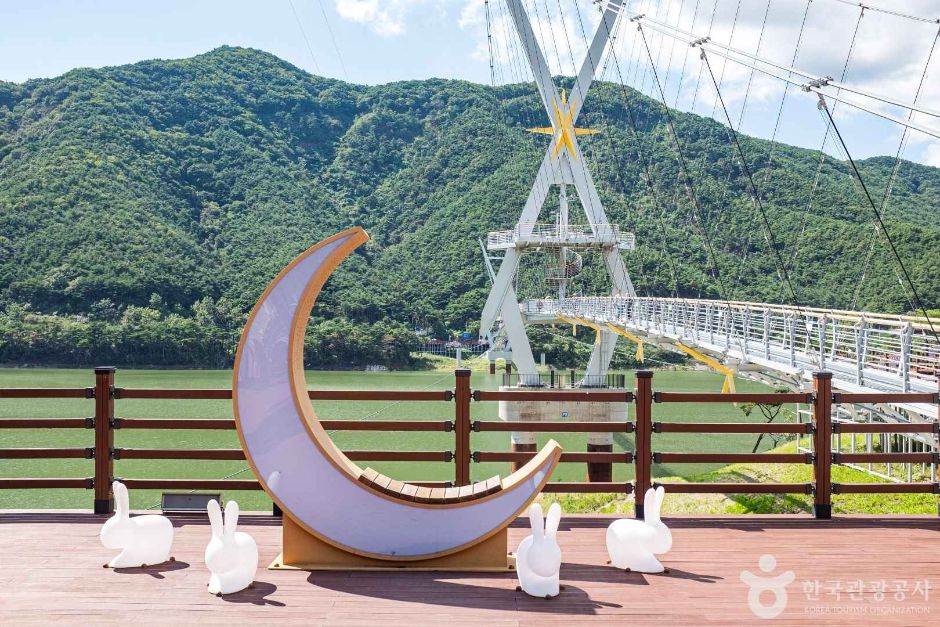 보현산댐 출렁다리 이미지 2